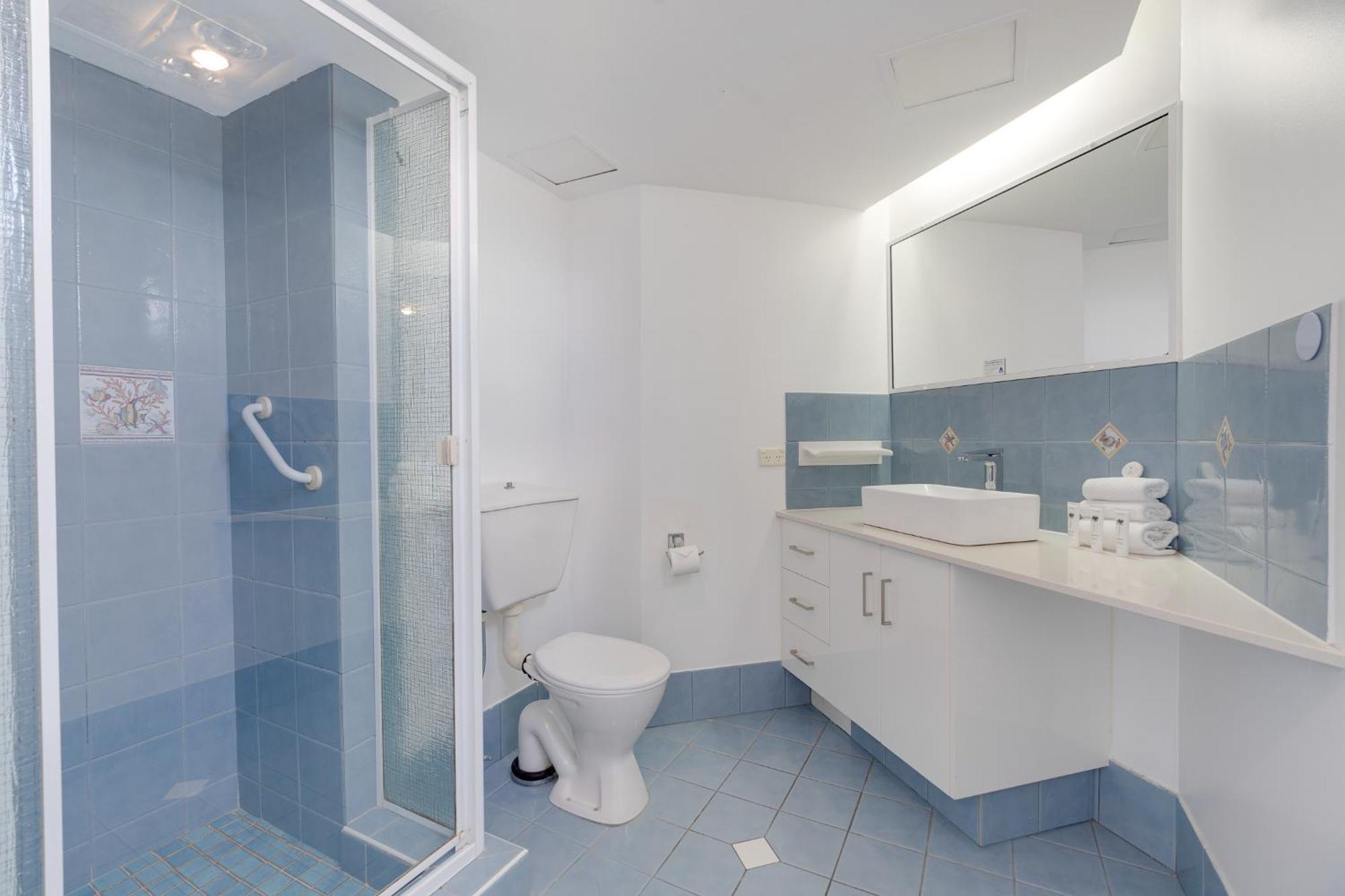 Apartment Paradise! 2br In The Heart Of Gc With Ocean Views Gold Coast