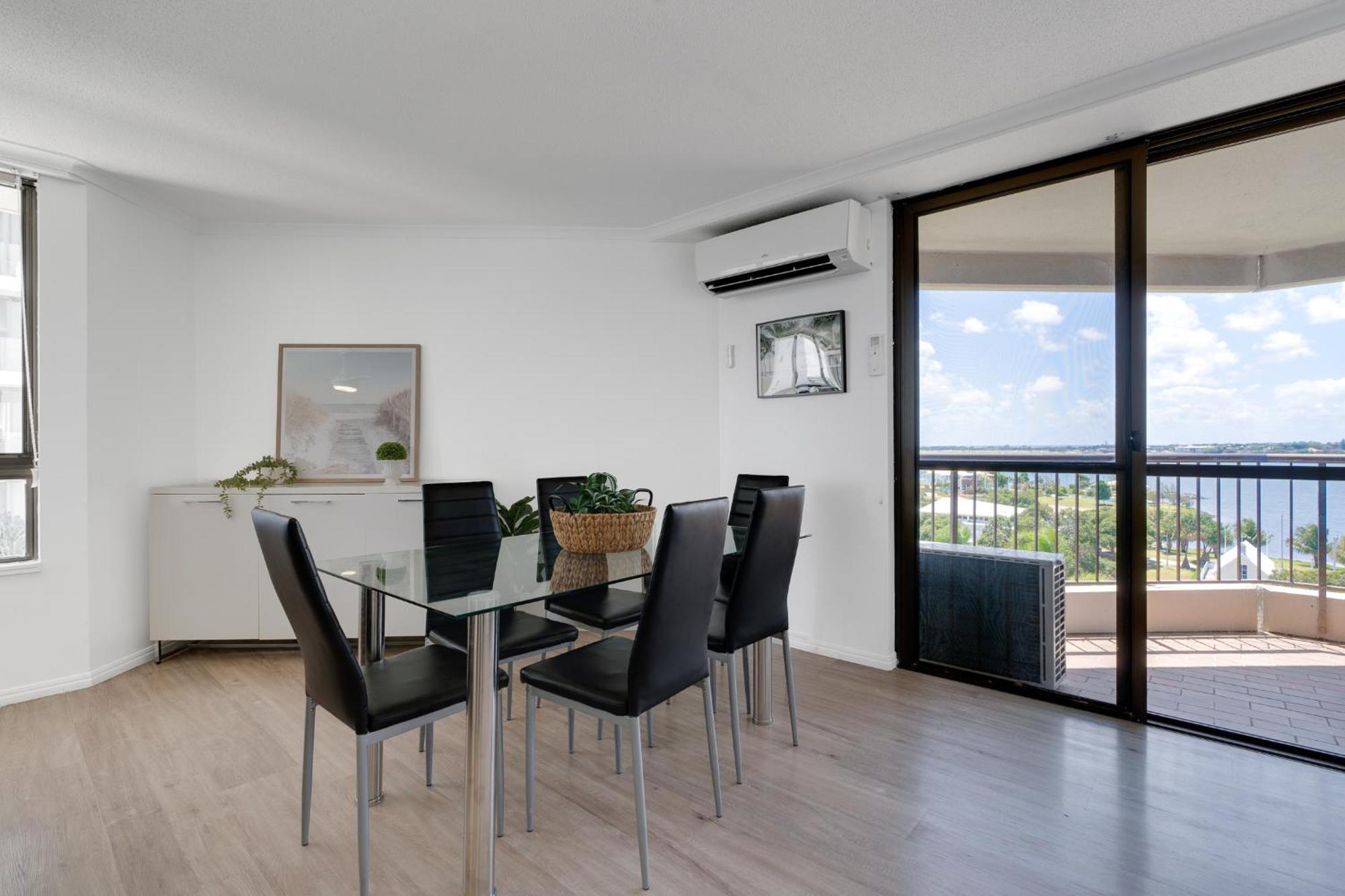 Apartment Paradise! 2br In The Heart Of Gc With Ocean Views Gold Coast